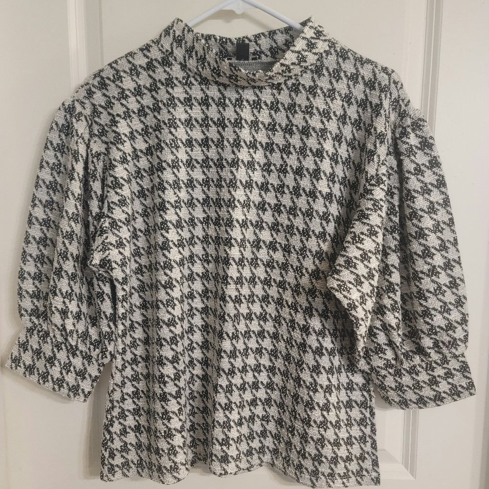 NWOT Ann Taylor mock-neck, 3/4 sleeve, houndstooth sweater, size Petite Lg